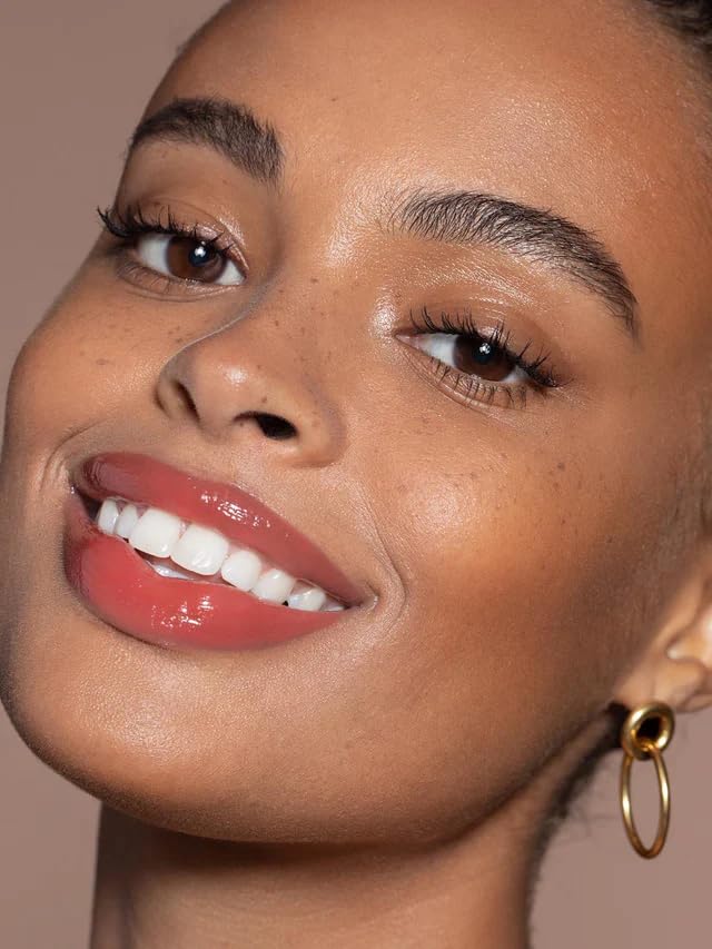 ILIA - Balmy Gloss Tinted Lip Oil | Smoothing Lip Color, Never Sticky | Hydrate, Plump + Moisturize with Hyaluronic Acid | Vegan, Cruelty + Gluten-Free (Saint, 0.14 fl oz | 4.3 ml)